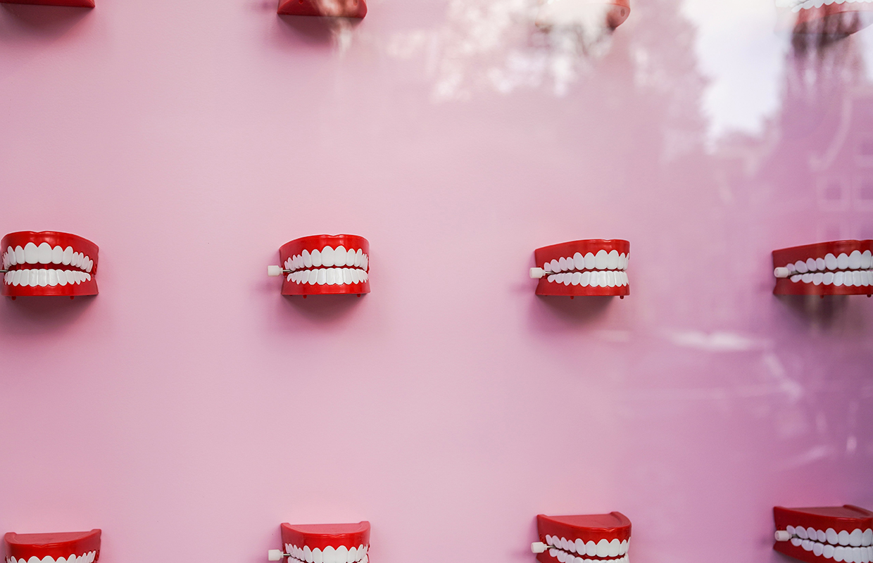 Joke teeth